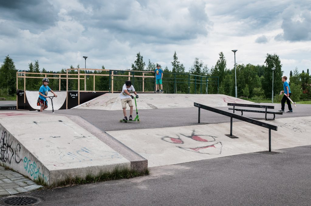 Keskuspuistosta löytyy parkouralue. Skeittipaikka on kiinni remontin ajan. Avajaisia vietetään keväällä 2026.